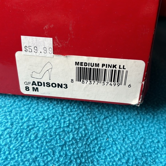 GUESS women platform heels EUC size 8m - Picture 3 of 8